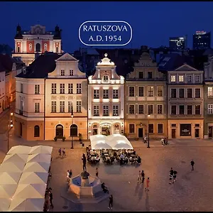  דירה Ratuszova Stary Rynek Old Market Sq Premium & Restaurant Ad 1954